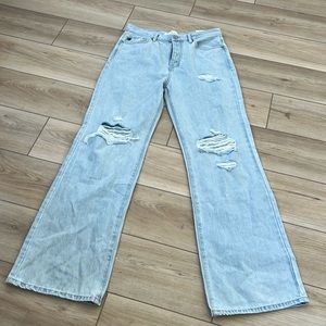 NWT Distressed Lightwash KanCan Jeans